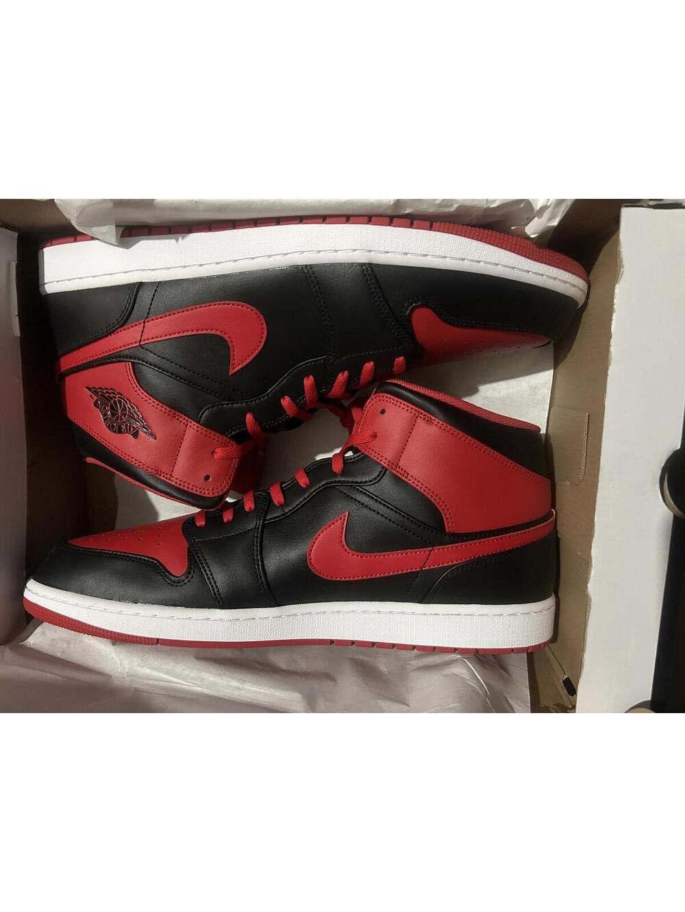 Nike Men's Jordan 1 Mid Sneaker, Black Fire Red White 18 New In Box